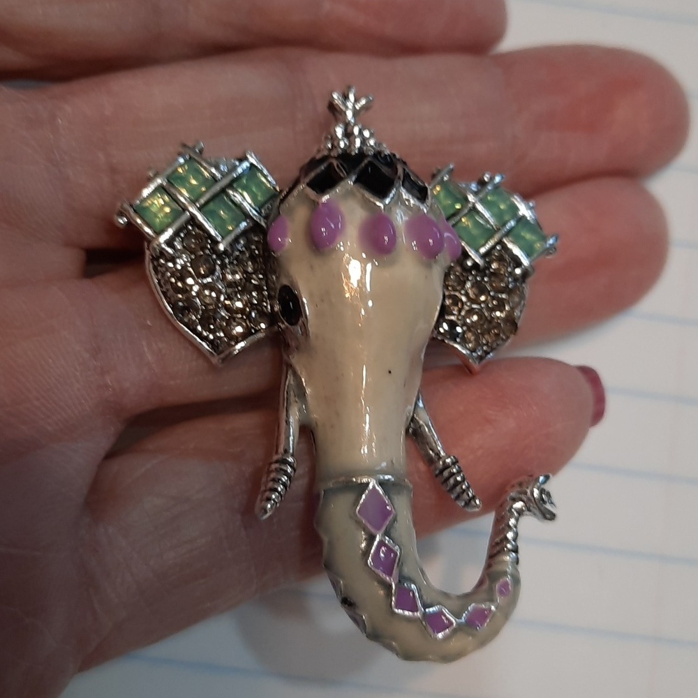 New Silver and Purple Elephant Brooch - Picture 4 of 6